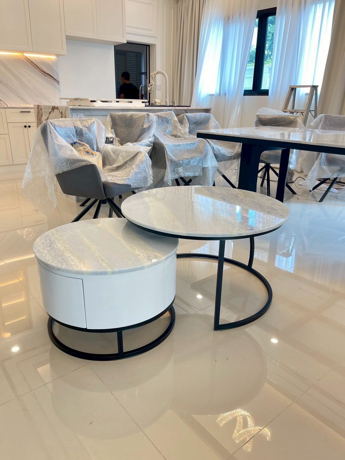 stainless-steel-table